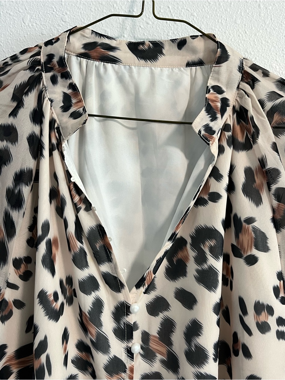 Leopard Print Button-Down Blouse Lined Sheer Size XL - Picture 3 of 10